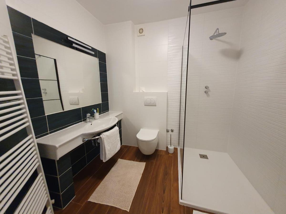 By The Sea Martina Apartment Rijeka Luaran gambar