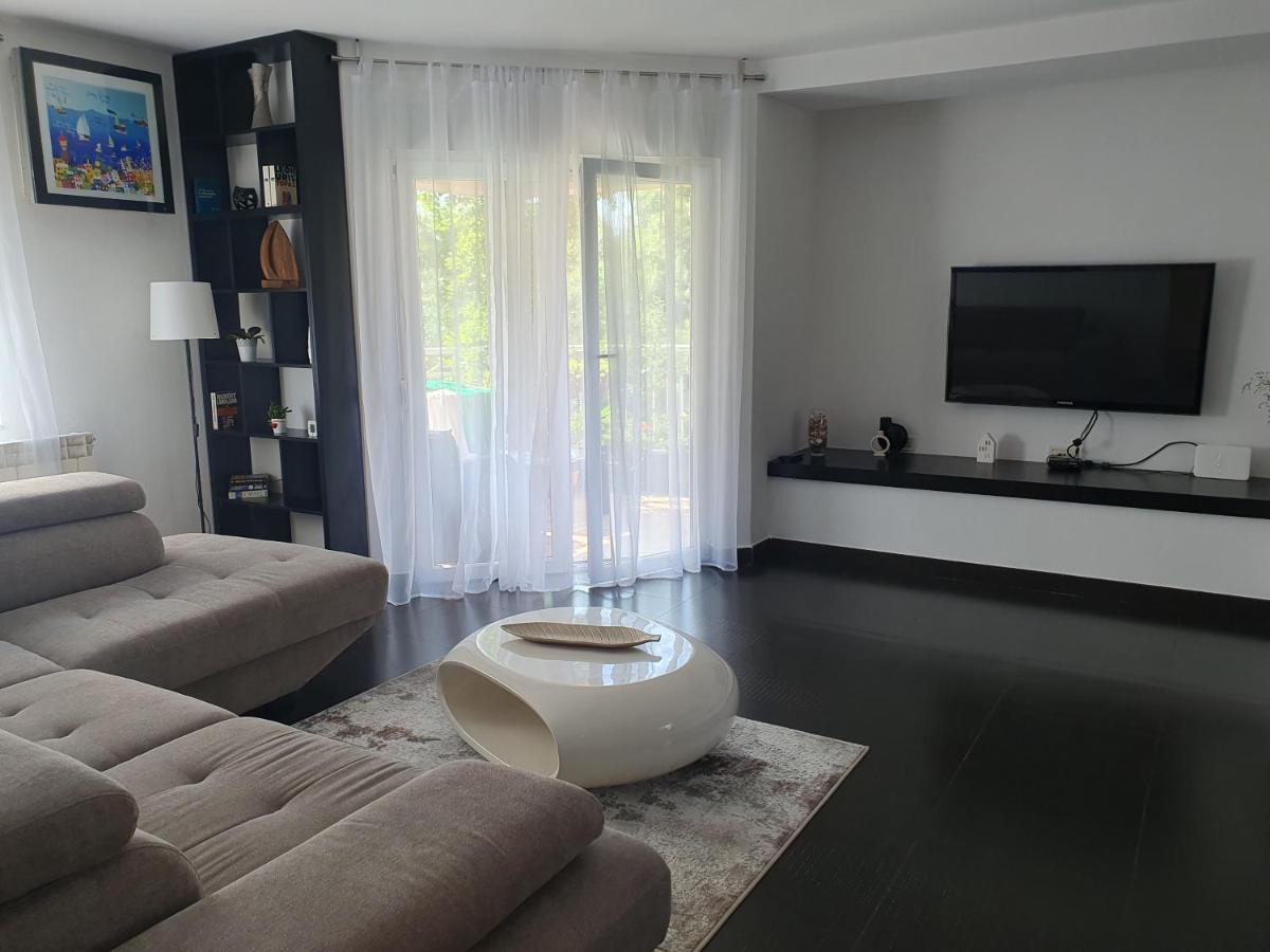 By The Sea Martina Apartment Rijeka Luaran gambar